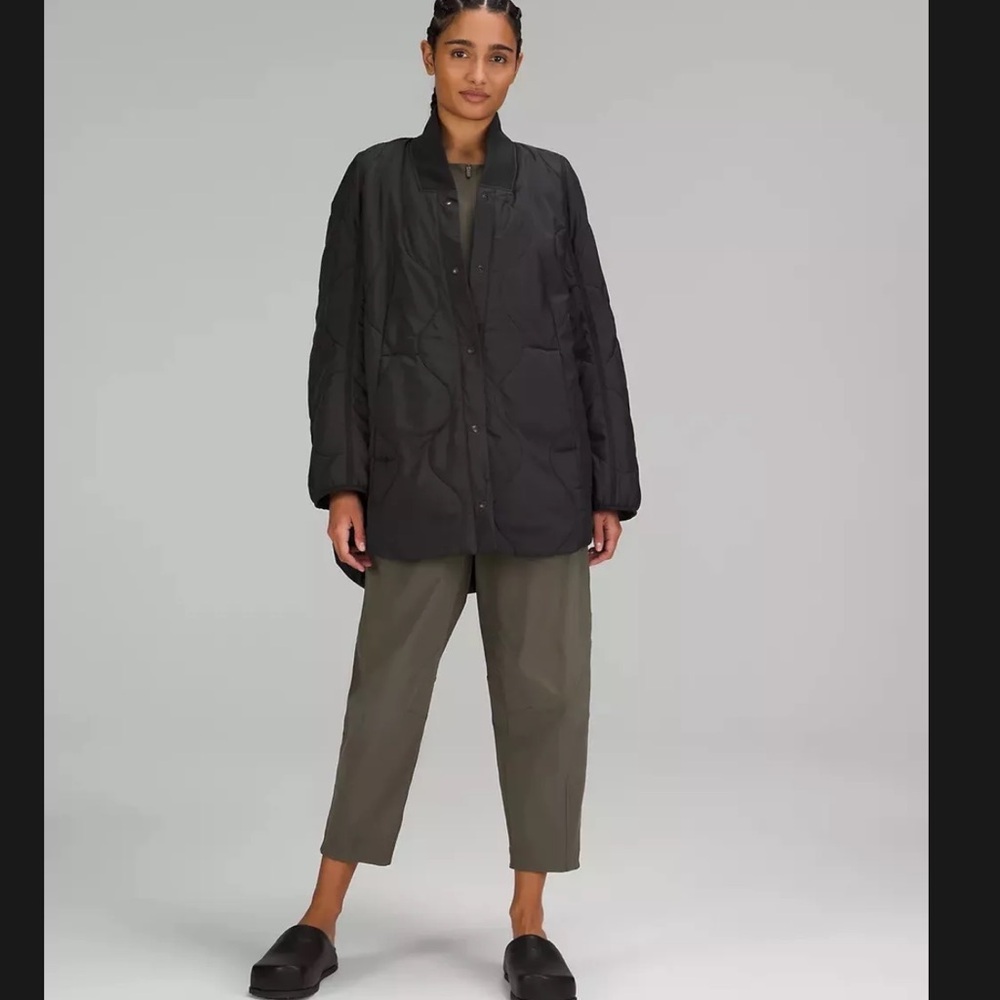 Lululemon Quilted Light Insulation
Jacket Size 12 Black Oversized Fit